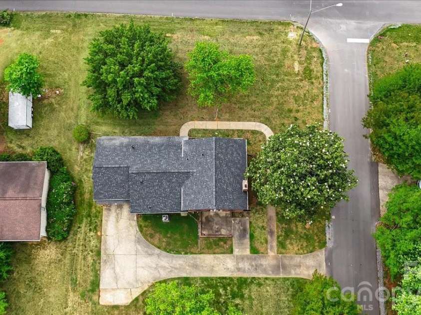 1527 Rhyne Street, Shelby, NC 28152.  MLS# CAR4376794, YatesRealty ID 20146. 