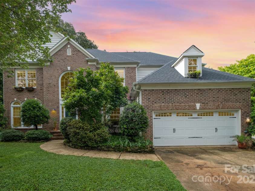 8219 Beardsley Drive, Charlotte, NC 28269.  MLS# CAR4267030, YatesRealty ID 20146. 