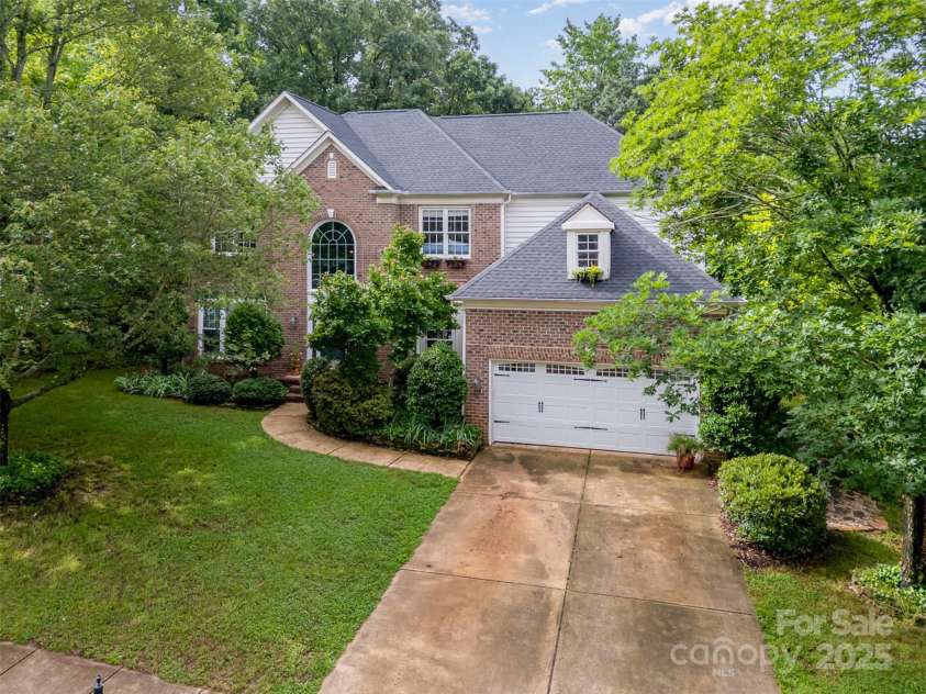 8219 Beardsley Drive, Charlotte, NC 28269.  MLS# CAR4267030, YatesRealty ID 20146. 