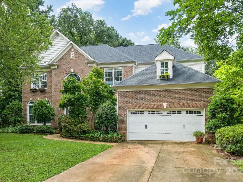 8219 Beardsley Drive, Charlotte, NC 28269.  MLS# CAR4267030, YatesRealty ID 20146. 