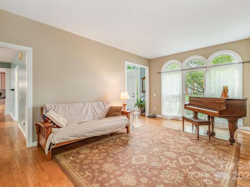 8219 Beardsley Drive, Charlotte, NC 28269.  MLS# CAR4267030, YatesRealty ID 20146. 