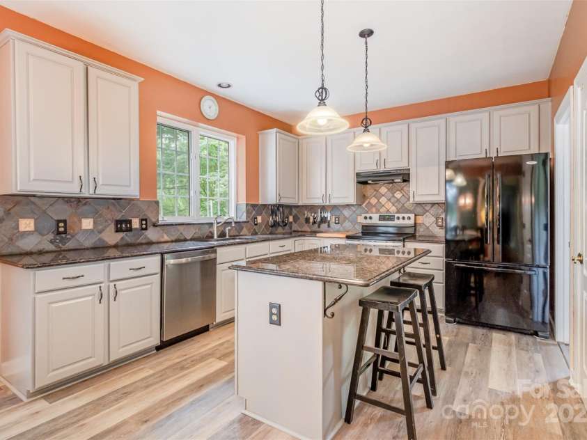 8219 Beardsley Drive, Charlotte, NC 28269.  MLS# CAR4267030, YatesRealty ID 20146. 