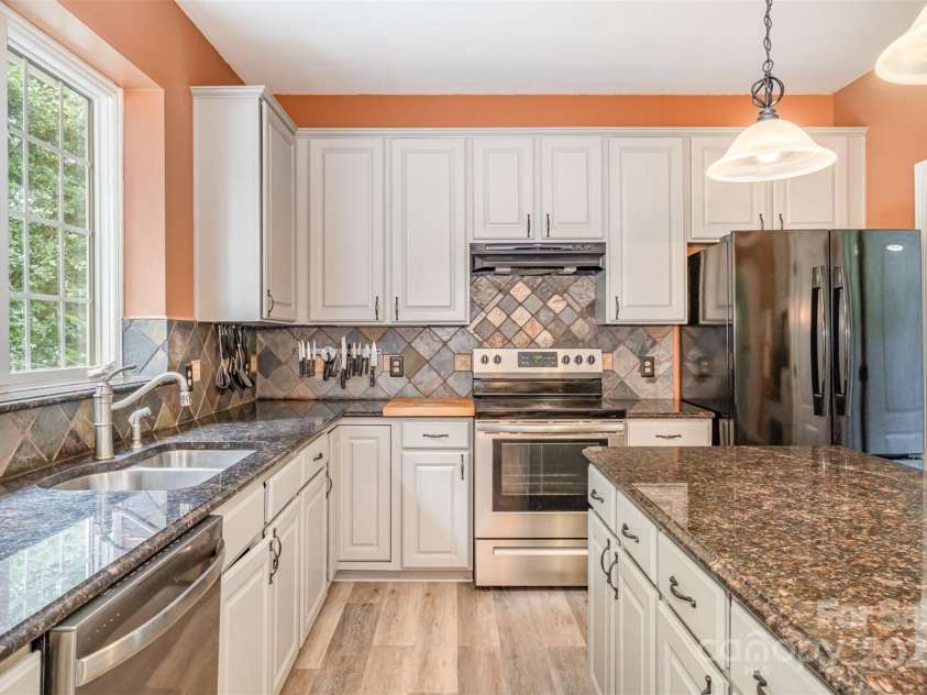 8219 Beardsley Drive, Charlotte, NC 28269.  MLS# CAR4267030, YatesRealty ID 20146. 