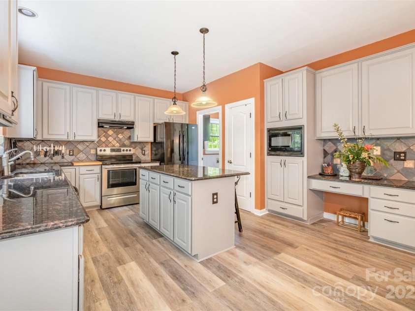 8219 Beardsley Drive, Charlotte, NC 28269.  MLS# CAR4267030, YatesRealty ID 20146. 