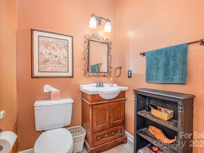 8219 Beardsley Drive, Charlotte, NC 28269.  MLS# CAR4267030, YatesRealty ID 20146. 