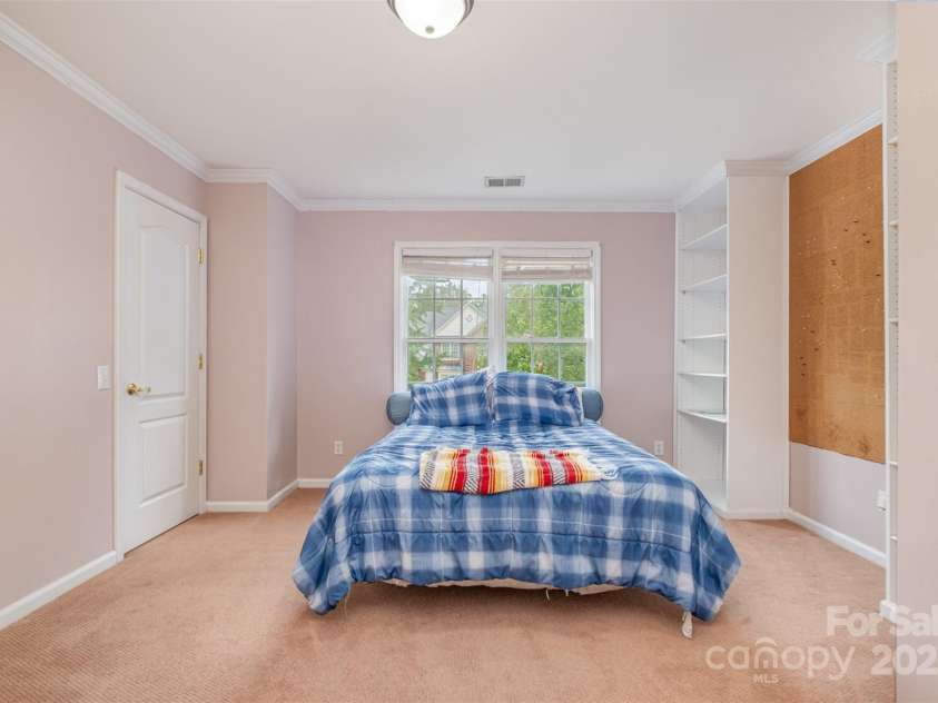 8219 Beardsley Drive, Charlotte, NC 28269.  MLS# CAR4267030, YatesRealty ID 20146. 