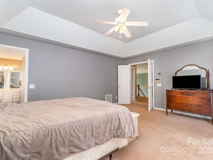 8219 Beardsley Drive, Charlotte, NC 28269.  MLS# CAR4267030, YatesRealty ID 20146. 