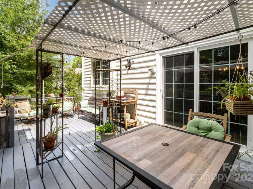 8219 Beardsley Drive, Charlotte, NC 28269.  MLS# CAR4267030, YatesRealty ID 20146. 