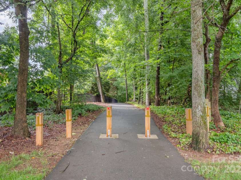 8219 Beardsley Drive, Charlotte, NC 28269.  MLS# CAR4267030, YatesRealty ID 20146. 
