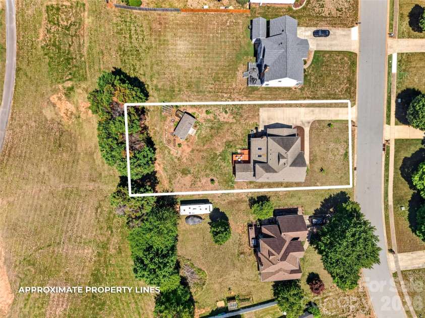 12514 Willow Grove Way, Huntersville, NC 28078.  MLS# CAR4378433, YatesRealty ID 20147. Approximate property line