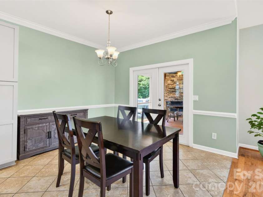 12514 Willow Grove Way, Huntersville, NC 28078.  MLS# CAR4378433, YatesRealty ID 20147. Eat in kitchen area