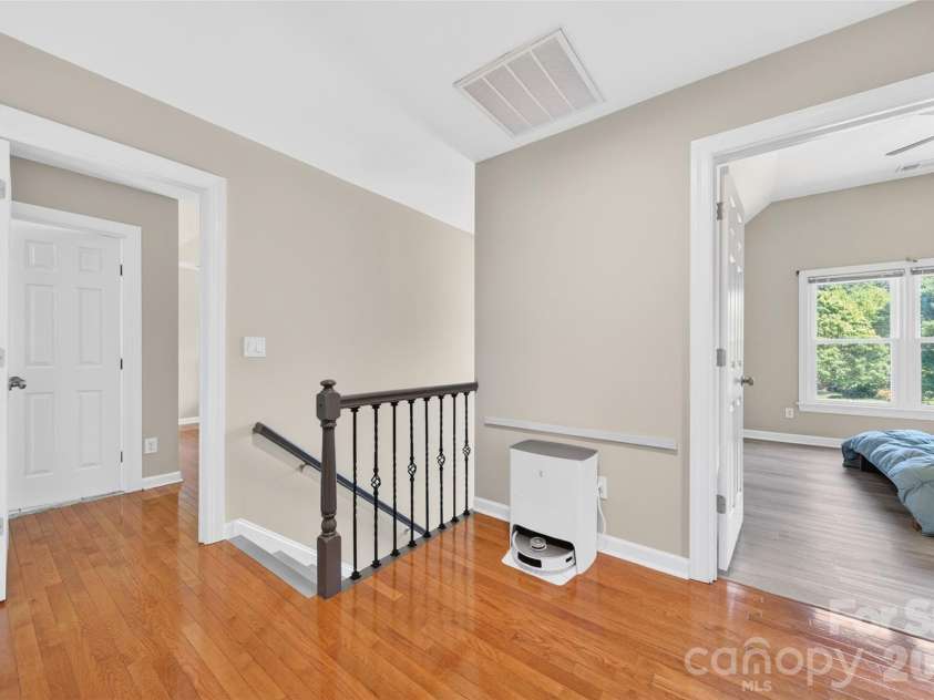 12514 Willow Grove Way, Huntersville, NC 28078.  MLS# CAR4378433, YatesRealty ID 20147. Upstairs hallway