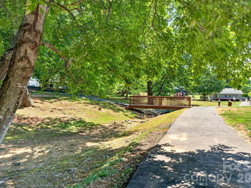 12514 Willow Grove Way, Huntersville, NC 28078.  MLS# CAR4378433, YatesRealty ID 20147. Walking paths 