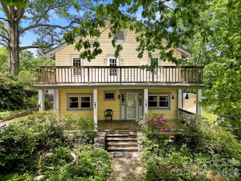 479 St Pauls Road, Hendersonville, NC 28792.  MLS# CAR4378767, YatesRealty ID 20149. 