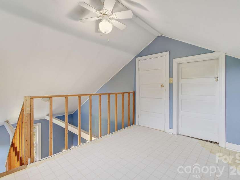 479 St Pauls Road, Hendersonville, NC 28792.  MLS# CAR4378767, YatesRealty ID 20149. 