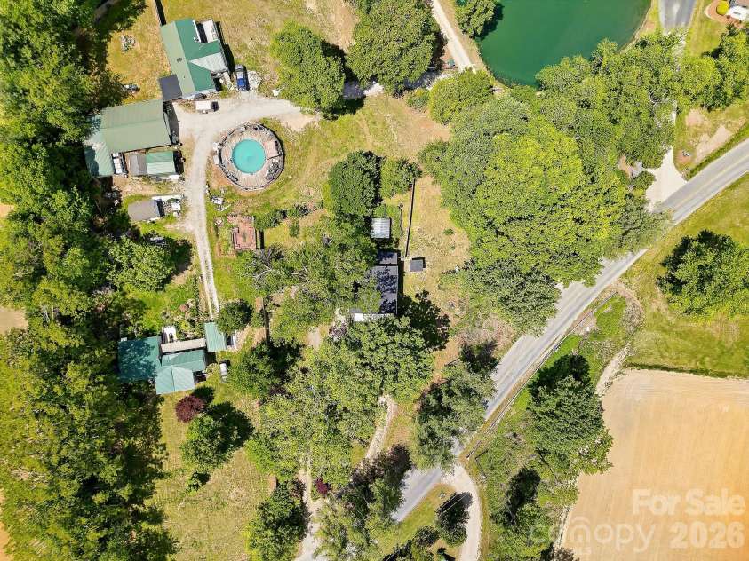 479 St Pauls Road, Hendersonville, NC 28792.  MLS# CAR4378767, YatesRealty ID 20149. 
