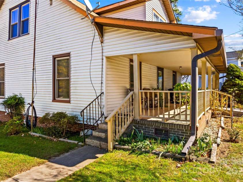 501 Main Street, Granite Quarry, NC 28146.  MLS# CAR4316463, YatesRealty ID 2015. 