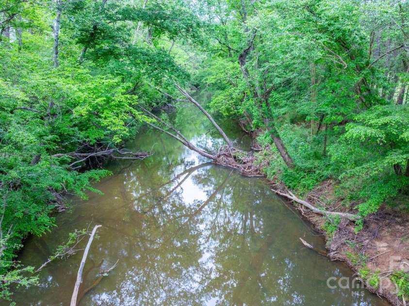 2448 Moss Farm Road, Hickory, NC 28602.  MLS# CAR4258265, YatesRealty ID 20150. 