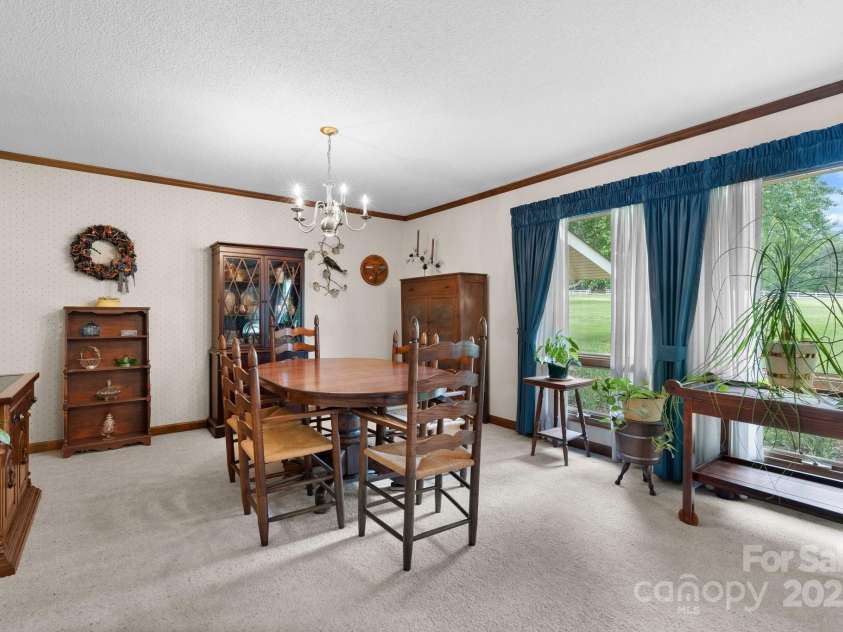 2448 Moss Farm Road, Hickory, NC 28602.  MLS# CAR4258265, YatesRealty ID 20150. 