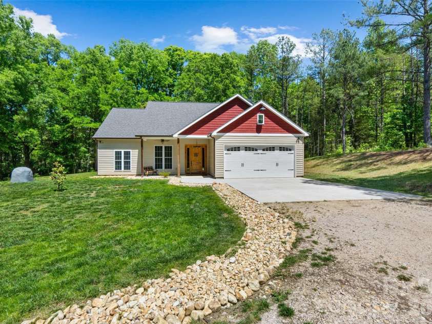 374 Giles Road, McConnells, SC 29726.  MLS# CAR4374017, YatesRealty ID 20150. 