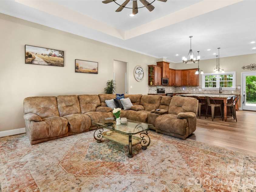 374 Giles Road, McConnells, SC 29726.  MLS# CAR4374017, YatesRealty ID 20150. 