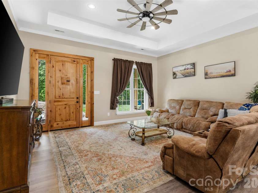 374 Giles Road, McConnells, SC 29726.  MLS# CAR4374017, YatesRealty ID 20150. 