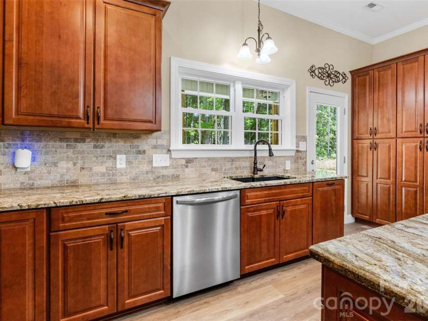374 Giles Road, McConnells, SC 29726.  MLS# CAR4374017, YatesRealty ID 20150. 