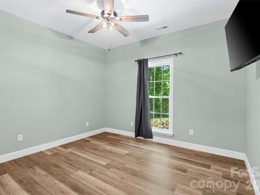 374 Giles Road, McConnells, SC 29726.  MLS# CAR4374017, YatesRealty ID 20150. 