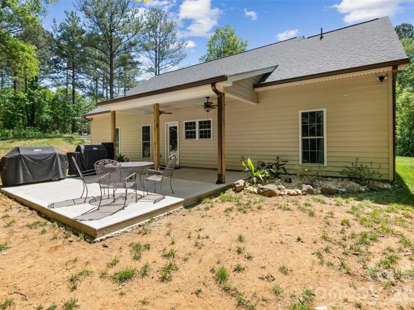 374 Giles Road, McConnells, SC 29726.  MLS# CAR4374017, YatesRealty ID 20150. 