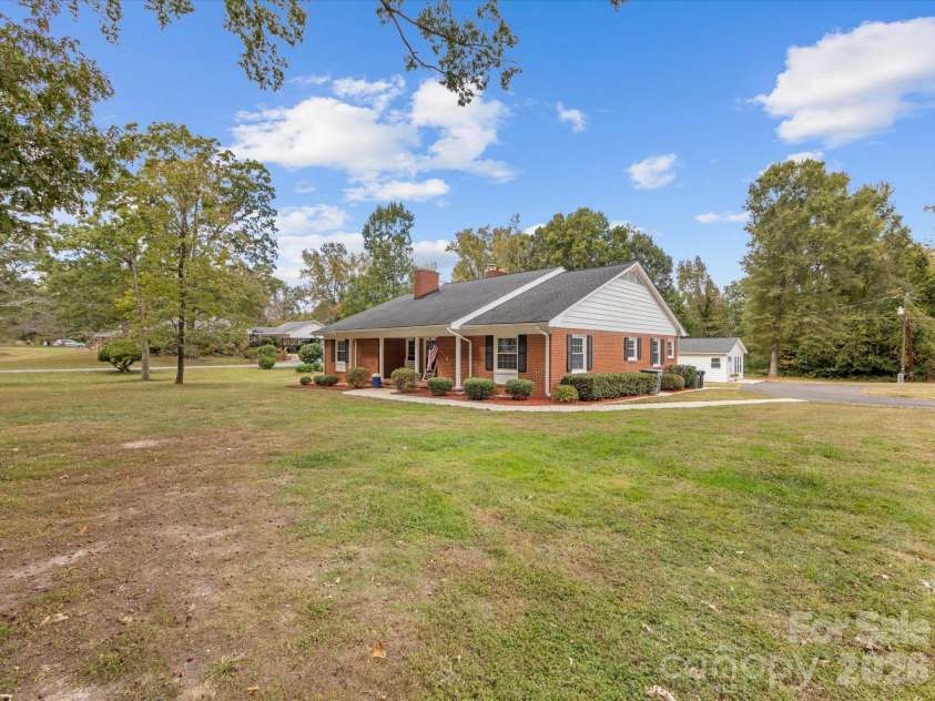 100 Forest Hills Drive, Monroe, NC 28112.  MLS# CAR4353171, YatesRealty ID 20151. 