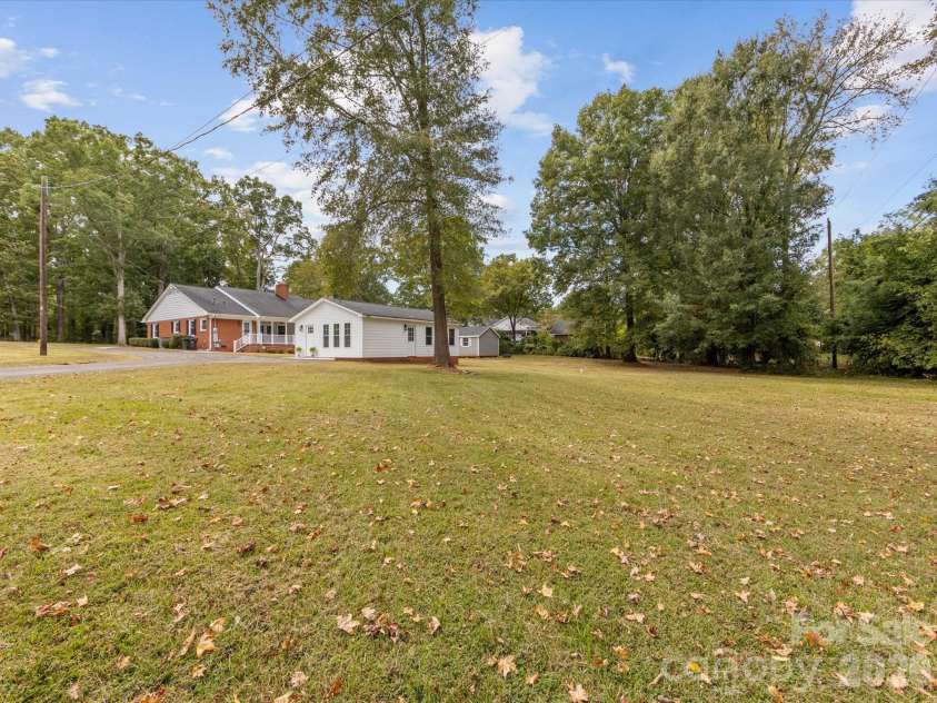 100 Forest Hills Drive, Monroe, NC 28112.  MLS# CAR4353171, YatesRealty ID 20151. 