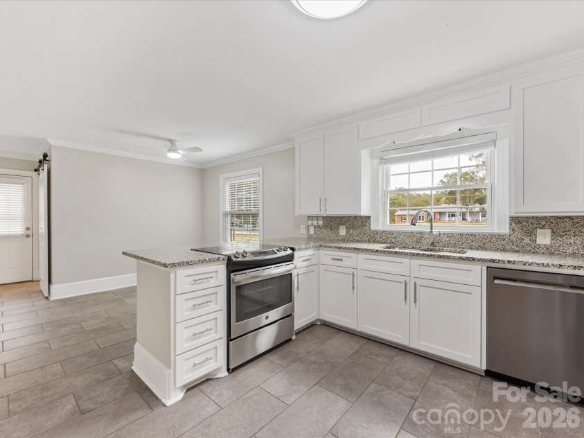 100 Forest Hills Drive, Monroe, NC 28112.  MLS# CAR4353171, YatesRealty ID 20151. 