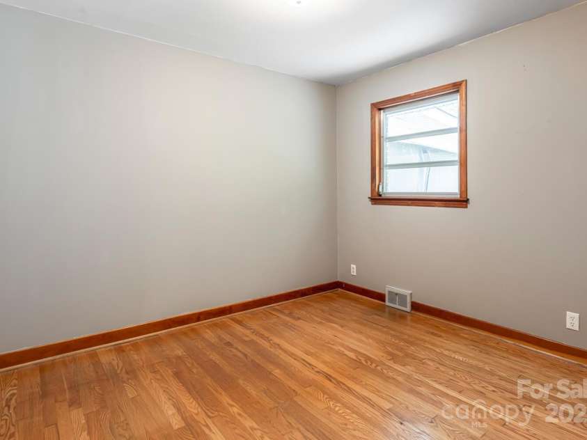 546 Scronce Creek Road, Burnsville, NC 28714.  MLS# CAR4243837, YatesRealty ID 20153. Bedroom