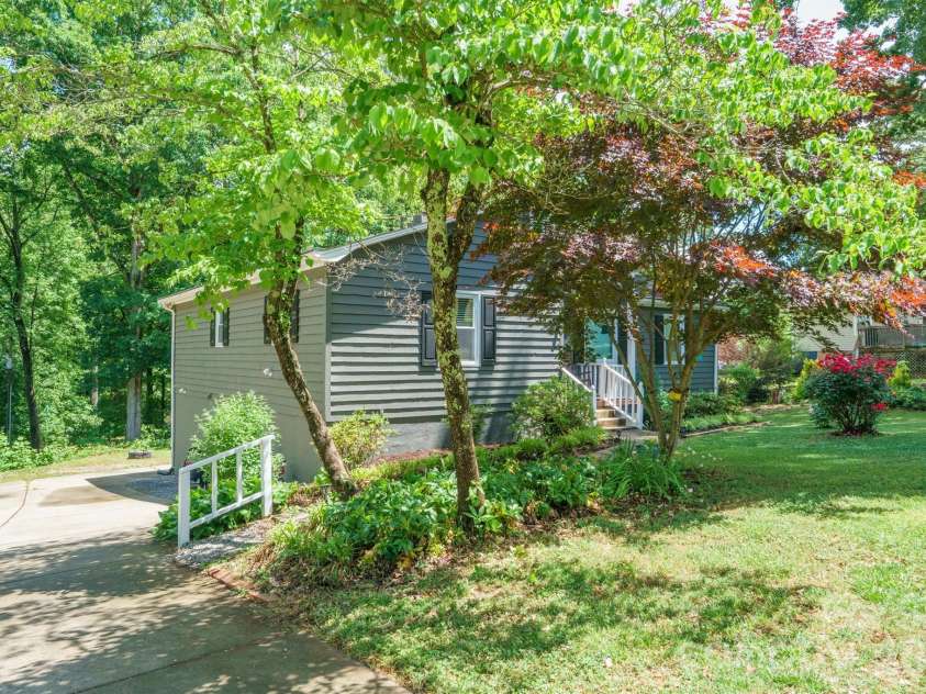 2078 Rock Springs Circle, Denver, NC 28037.  MLS# CAR4375811, YatesRealty ID 20154. 