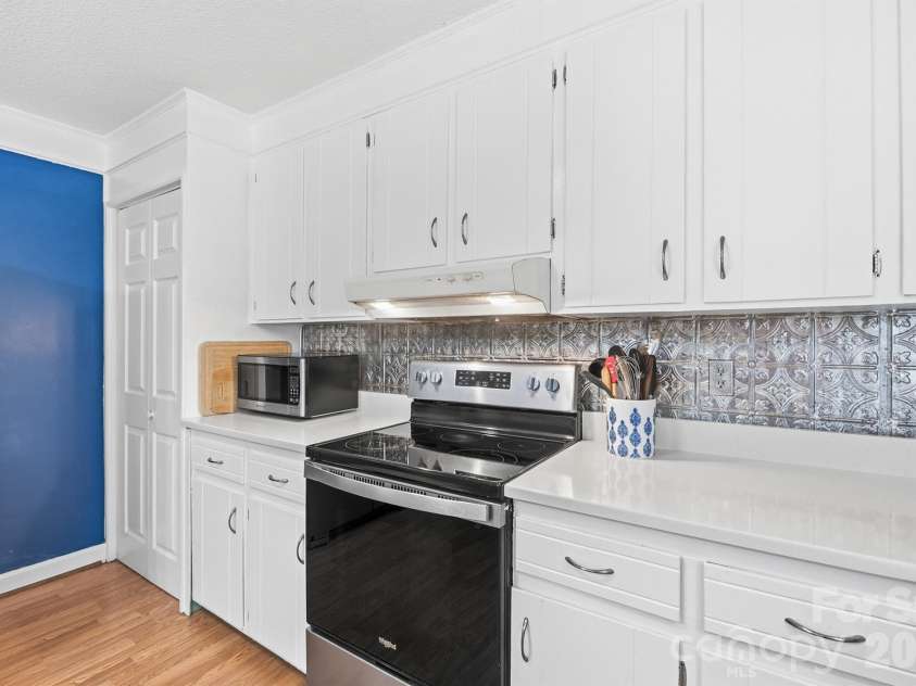 2078 Rock Springs Circle, Denver, NC 28037.  MLS# CAR4375811, YatesRealty ID 20154. 