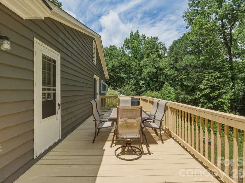 2078 Rock Springs Circle, Denver, NC 28037.  MLS# CAR4375811, YatesRealty ID 20154. 