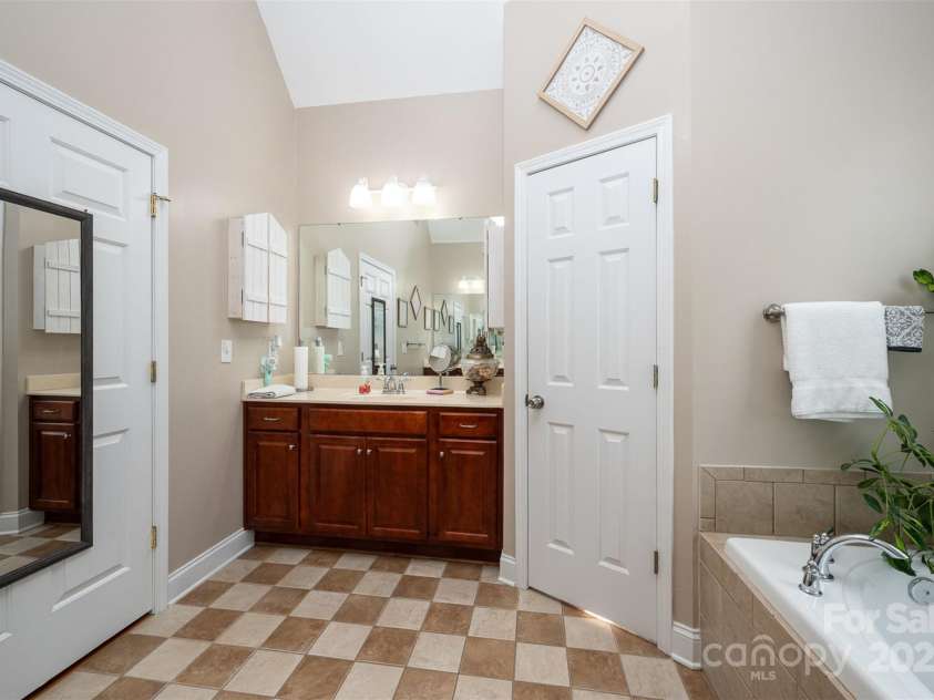 2804 Pulaski Drive, Monroe, NC 28110.  MLS# CAR4270647, YatesRealty ID 20155. 