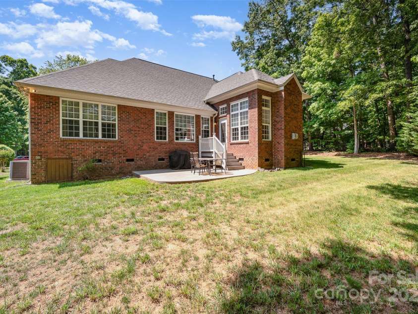 2804 Pulaski Drive, Monroe, NC 28110.  MLS# CAR4270647, YatesRealty ID 20155. 