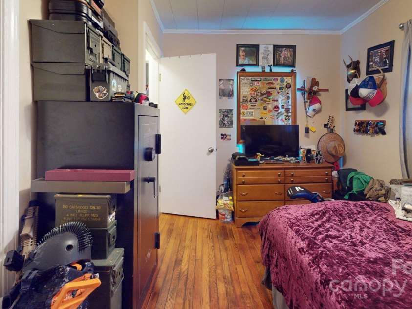 151 Sunny Street, Marion, NC 28752.  MLS# CAR4271600, YatesRealty ID 20156. 