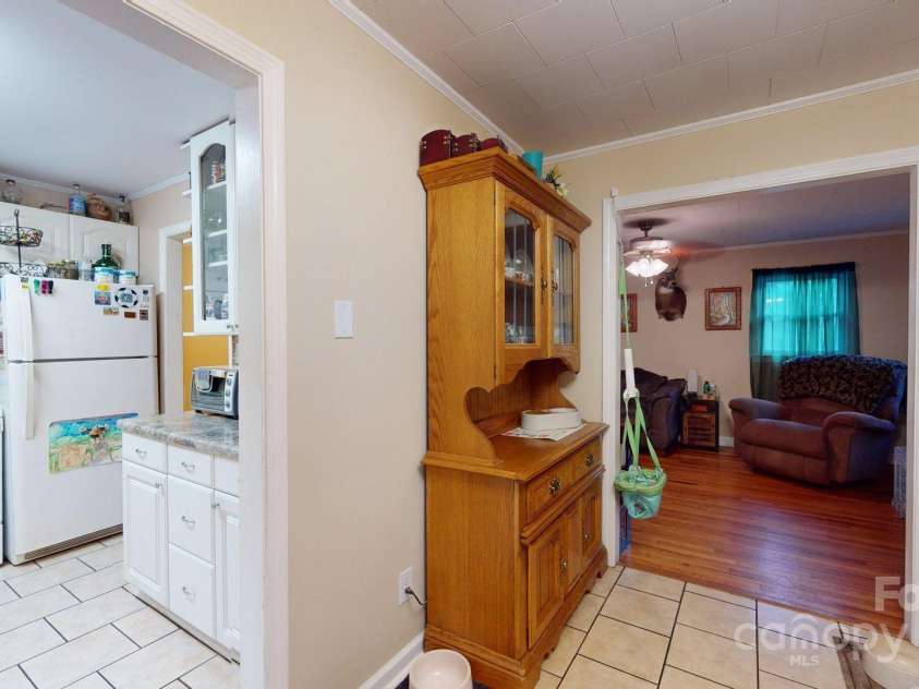 151 Sunny Street, Marion, NC 28752.  MLS# CAR4271600, YatesRealty ID 20156. 