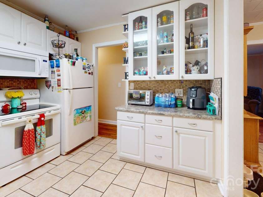 151 Sunny Street, Marion, NC 28752.  MLS# CAR4271600, YatesRealty ID 20156. 