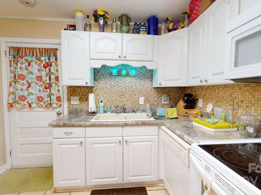 151 Sunny Street, Marion, NC 28752.  MLS# CAR4271600, YatesRealty ID 20156. 