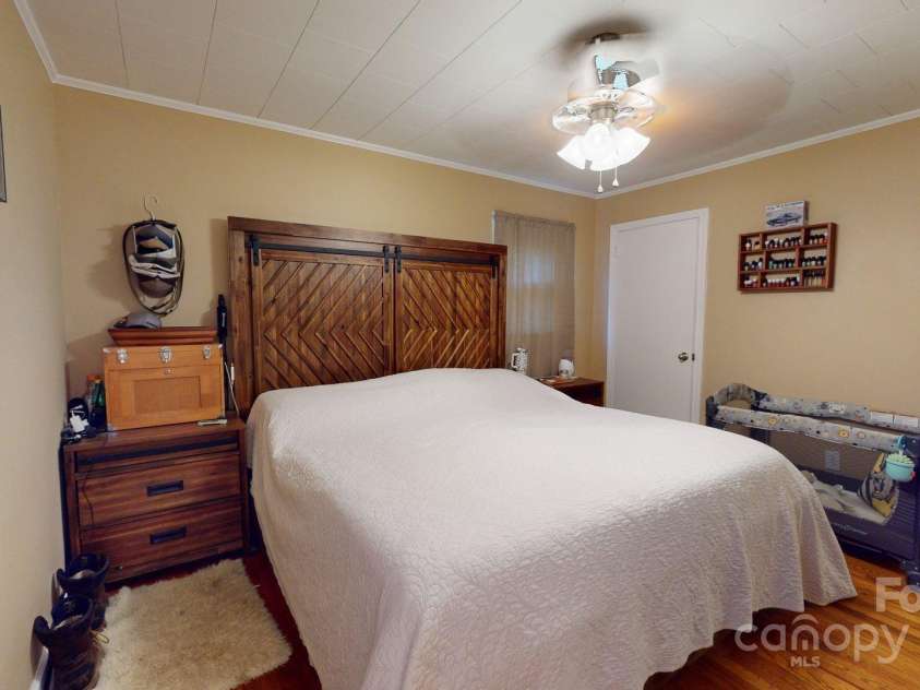 151 Sunny Street, Marion, NC 28752.  MLS# CAR4271600, YatesRealty ID 20156. 