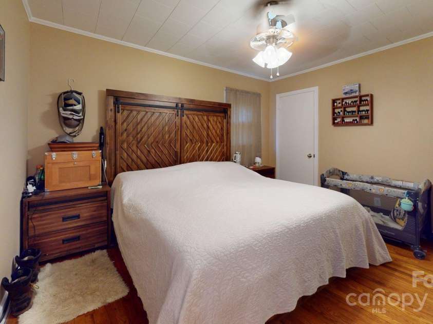 151 Sunny Street, Marion, NC 28752.  MLS# CAR4271600, YatesRealty ID 20156. 