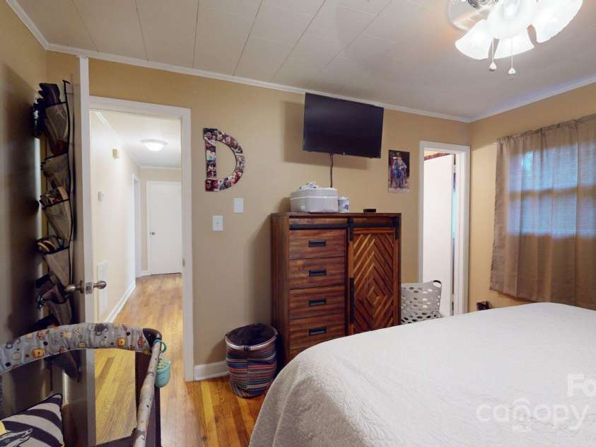 151 Sunny Street, Marion, NC 28752.  MLS# CAR4271600, YatesRealty ID 20156. 