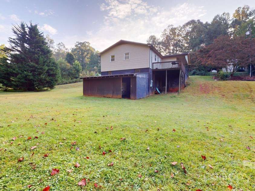 151 Sunny Street, Marion, NC 28752.  MLS# CAR4271600, YatesRealty ID 20156. 