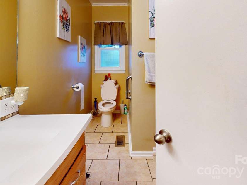 151 Sunny Street, Marion, NC 28752.  MLS# CAR4271600, YatesRealty ID 20156. 