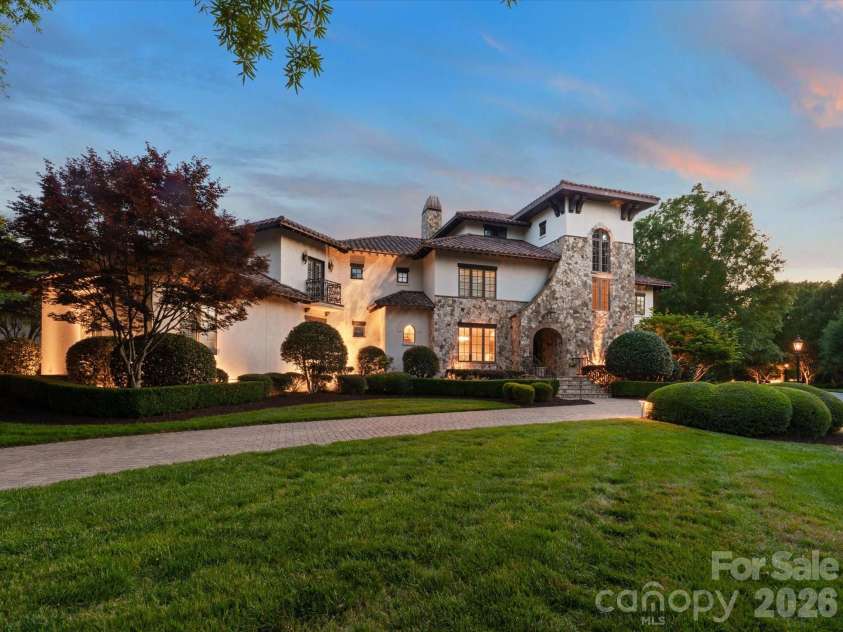 200 Oakmont Lane, Waxhaw, NC 28173.  MLS# CAR4377681, YatesRealty ID 20156. 