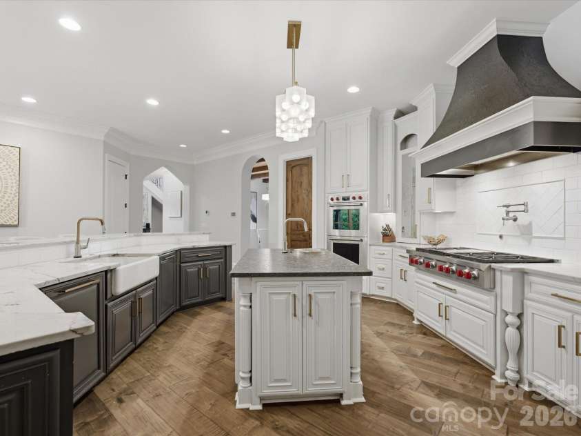 200 Oakmont Lane, Waxhaw, NC 28173.  MLS# CAR4377681, YatesRealty ID 20156. 