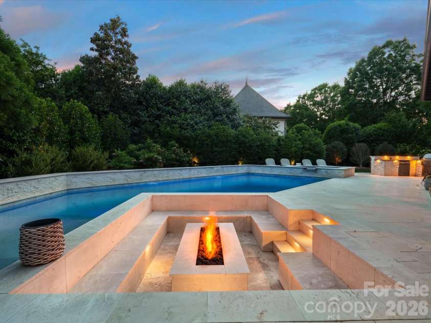 200 Oakmont Lane, Waxhaw, NC 28173.  MLS# CAR4377681, YatesRealty ID 20156. 